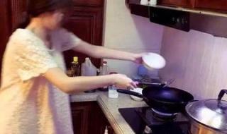 姐妹们有在家里光着做饭的吗